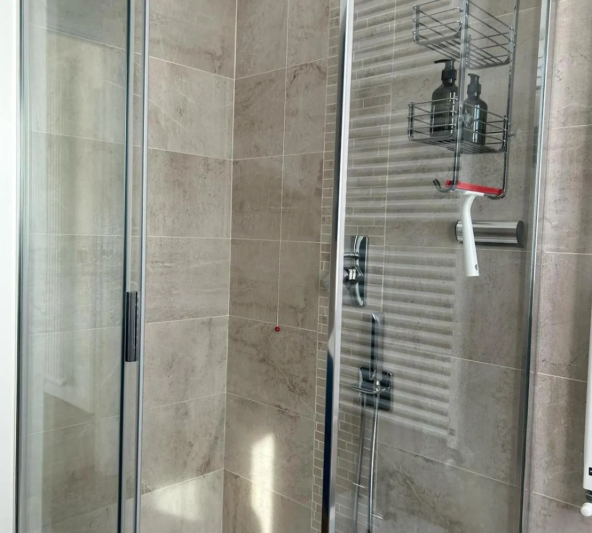 The View - Spacious Modern Apt Como Apartamento