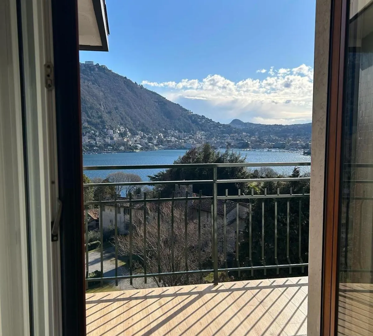 The View - Spacious Modern Apt Como