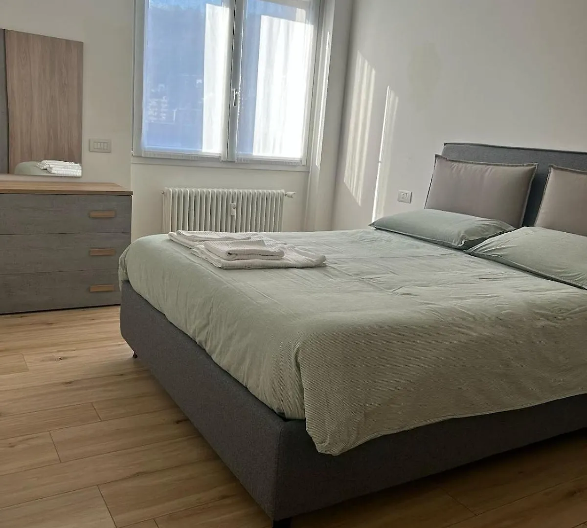 The View - Spacious Modern Apt Como Apartamento